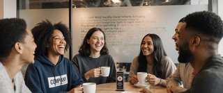 Ein Team im Employer Branding Meeting